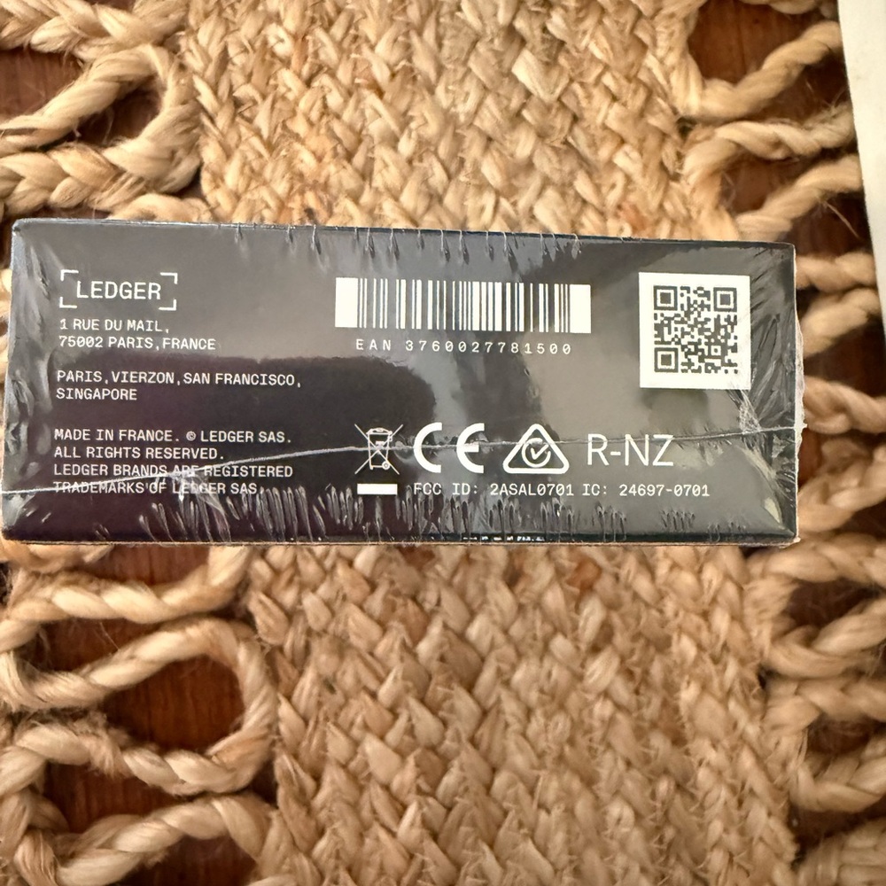 Ledger Nano X Hardware Wallet - Picture 5 of 6